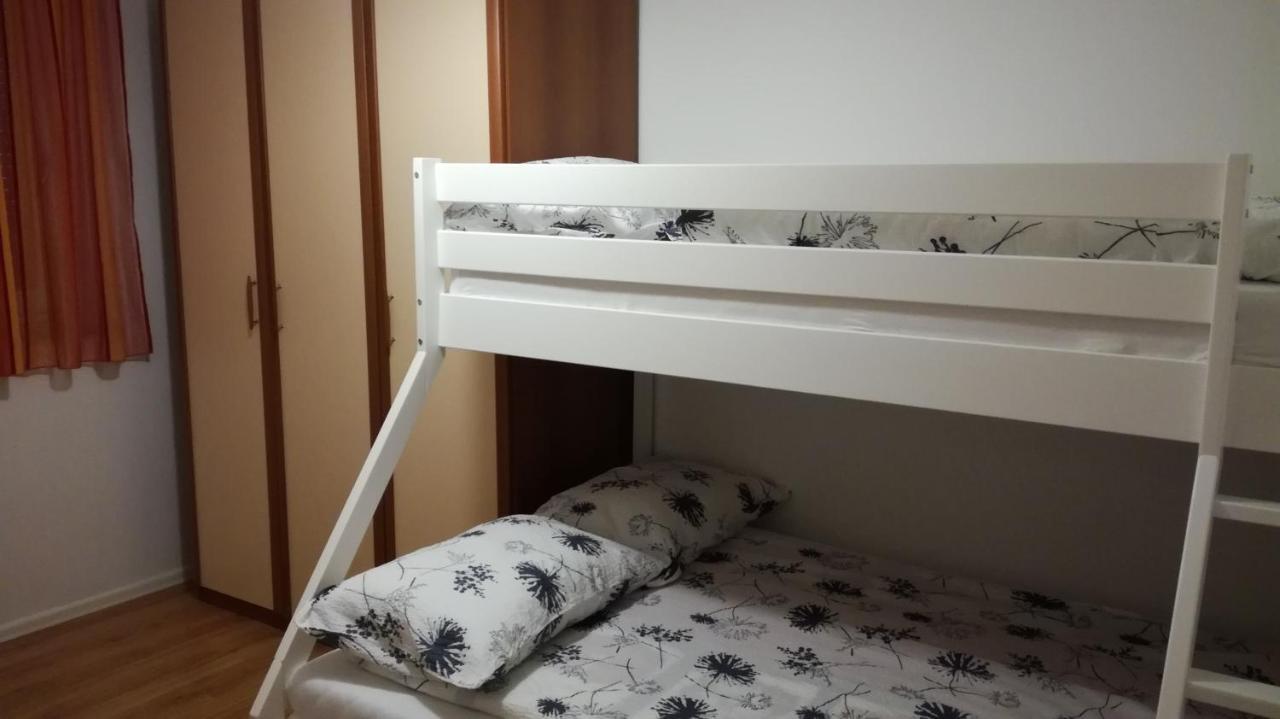 Villa Ceh Gabrovica pri Črnem Kalu Eksteriør billede